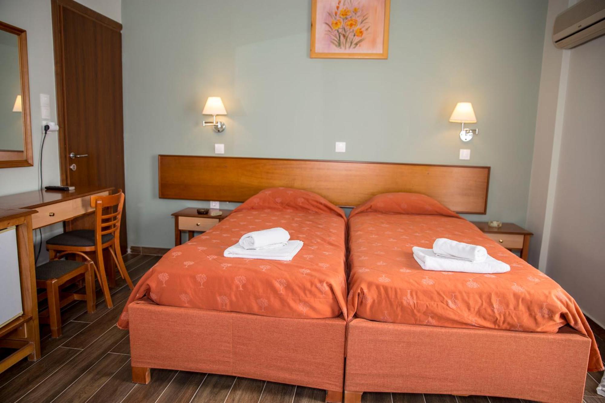 Togias Hotel Aegina Exterior foto
