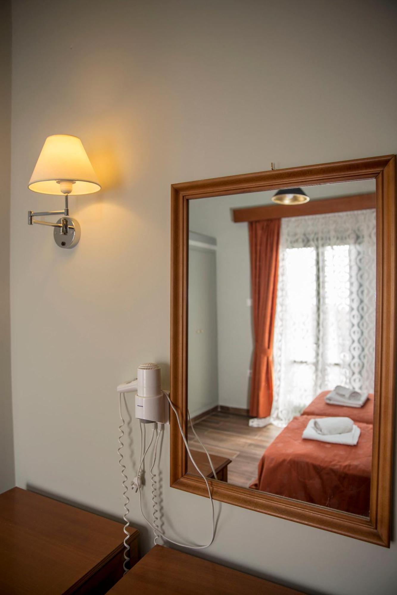 Togias Hotel Aegina Exterior foto